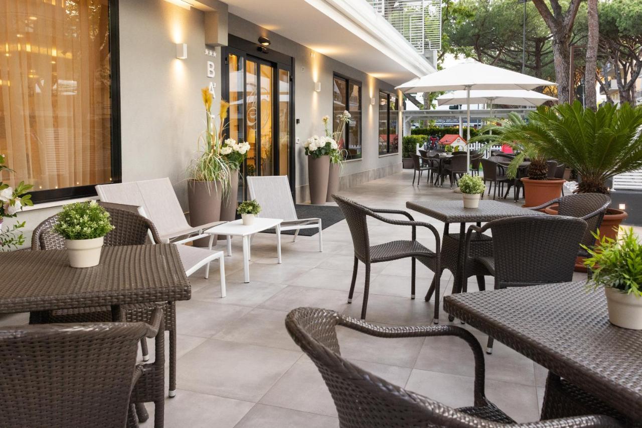Hotel Balaton Риччоне Экстерьер фото